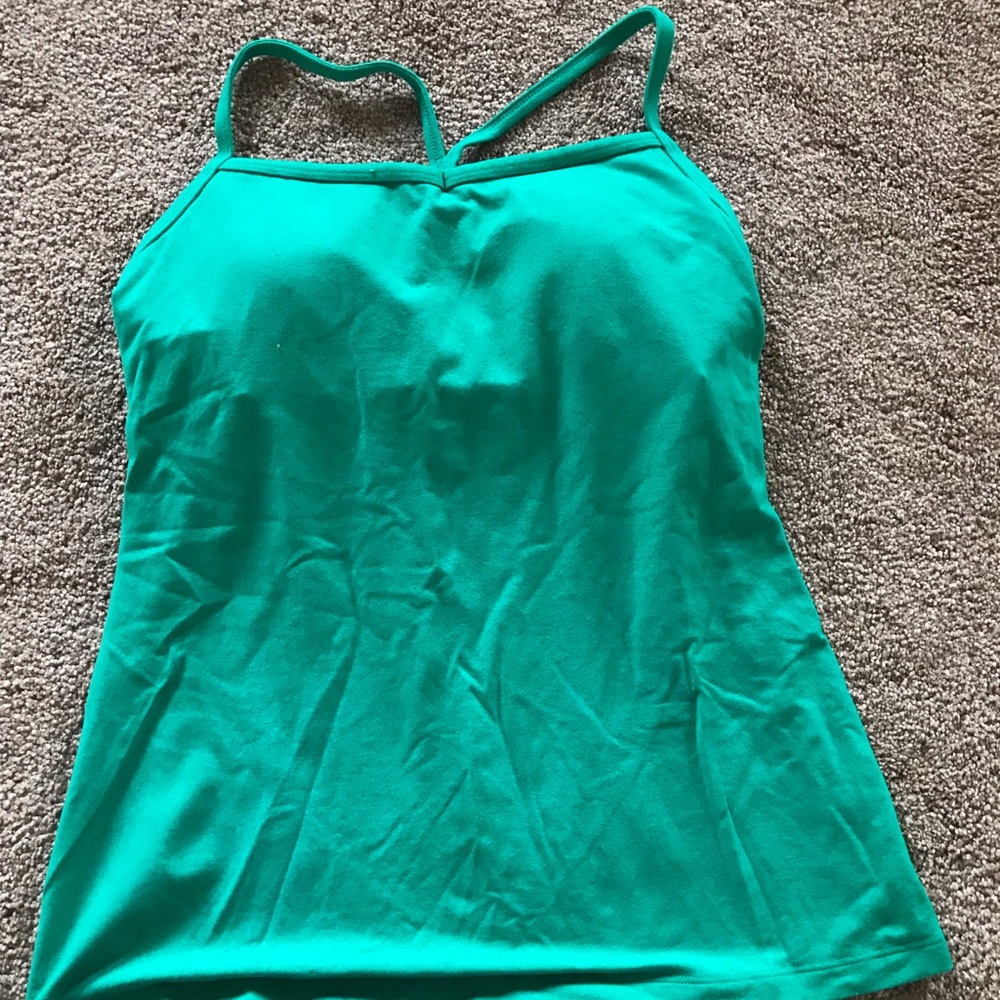 Lucy Active wear shirt size medium